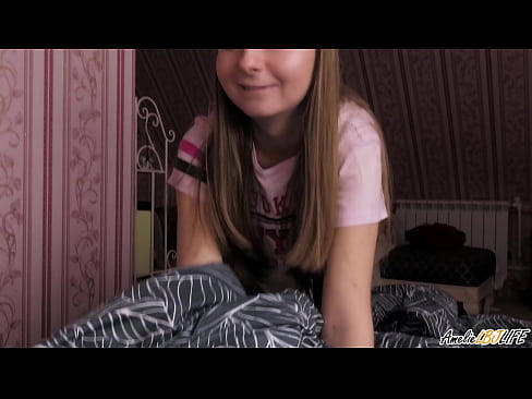 ❤️ Blondie na-aṅụ BFF ya nke ukwuu wee nweta ọnụ n'ọnụ ya ☑  Mmekọahụ mara mma na%ig.sexvideosex.top ﹏